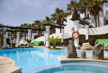 Aparthotel Esquinzo Y Monte del Mar