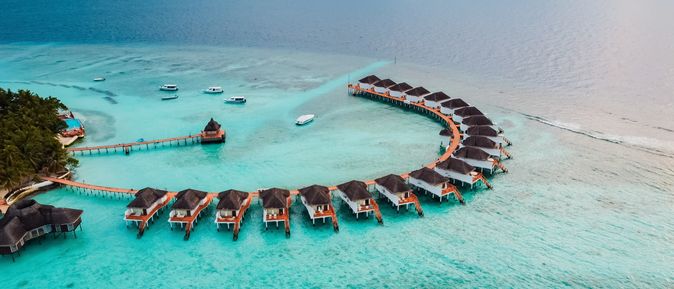 Wasserbungalows von oben