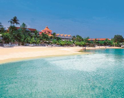 Coco Reef Resort & Spa