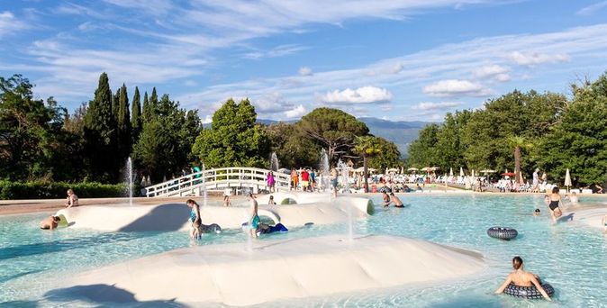 hu Norcenni Girasole Village