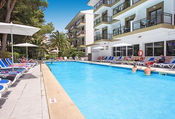 Guya Wave Hotel