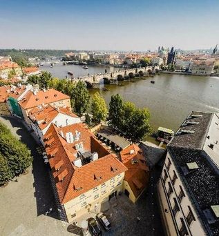Archibald At The Charles Bridge