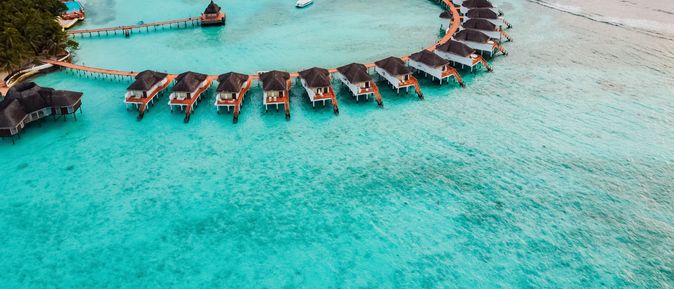 Wasserbungalows von oben