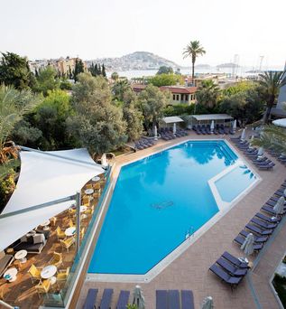 Paloma Marina Suites